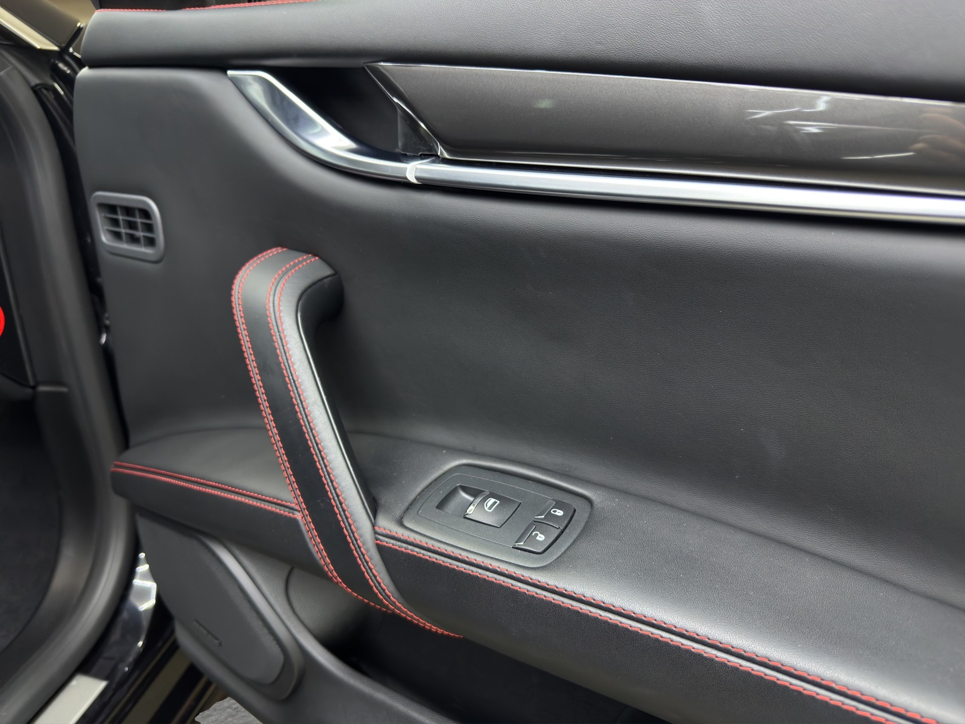 MASERATI Ghibli 3.0 V6 GranSport Automatica-image-29