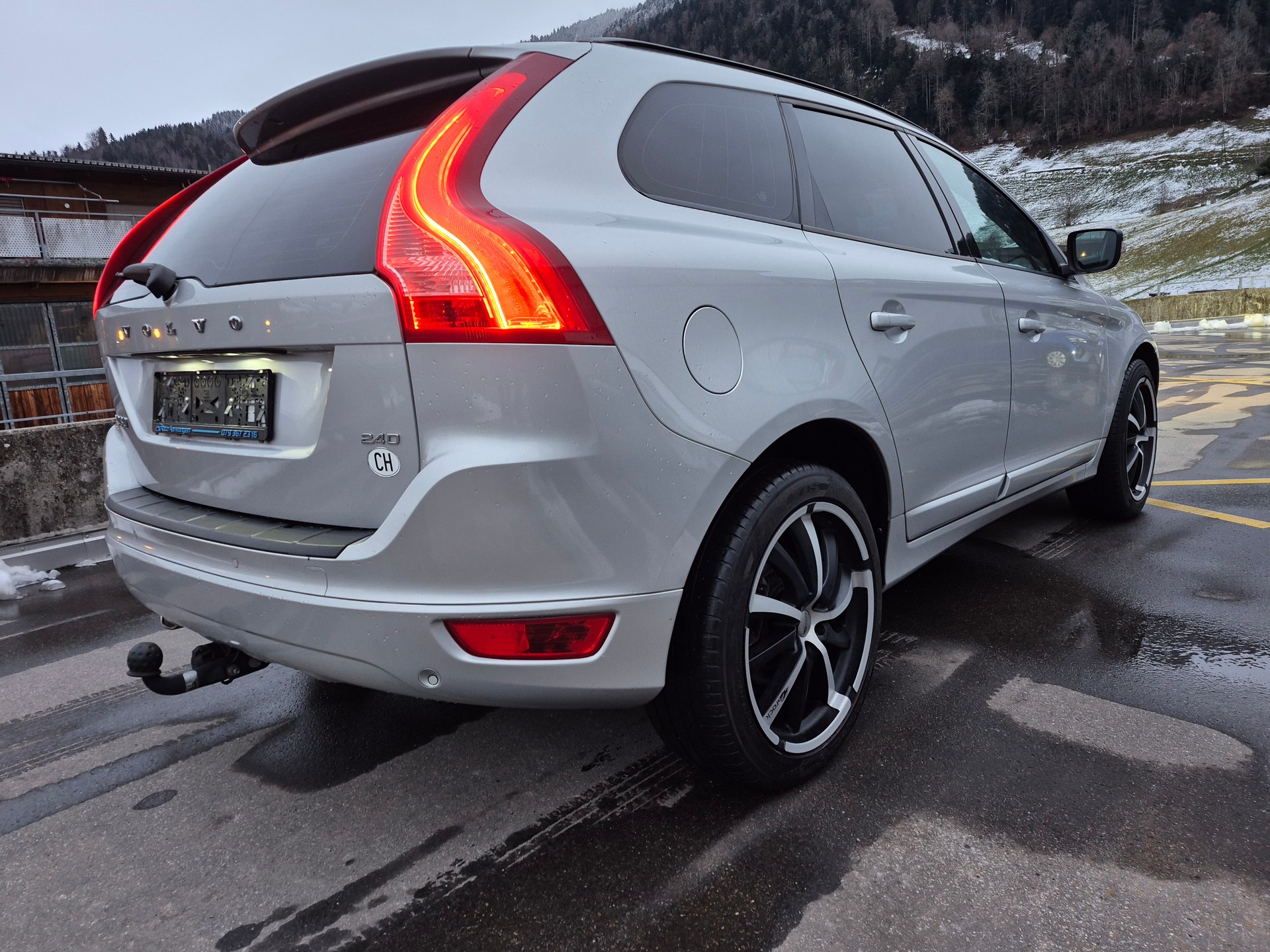 VOLVO XC60 2.4D Geartronic-image-3