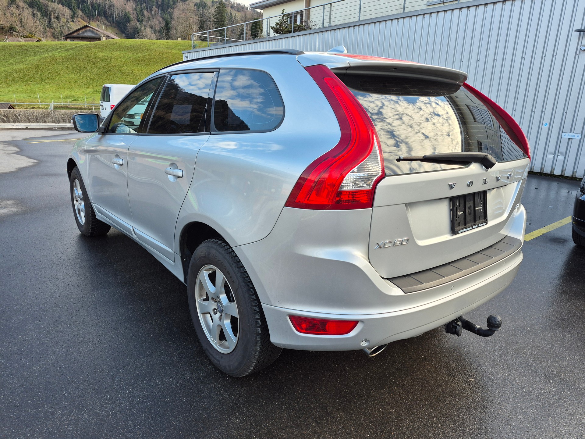VOLVO XC60 2.4D Geartronic-image-10