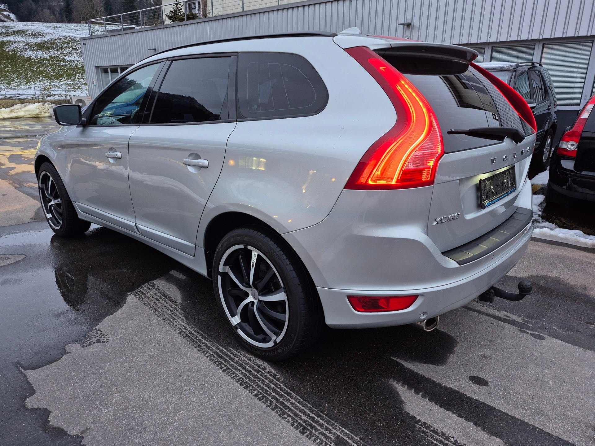 VOLVO XC60 2.4D Geartronic-image-2