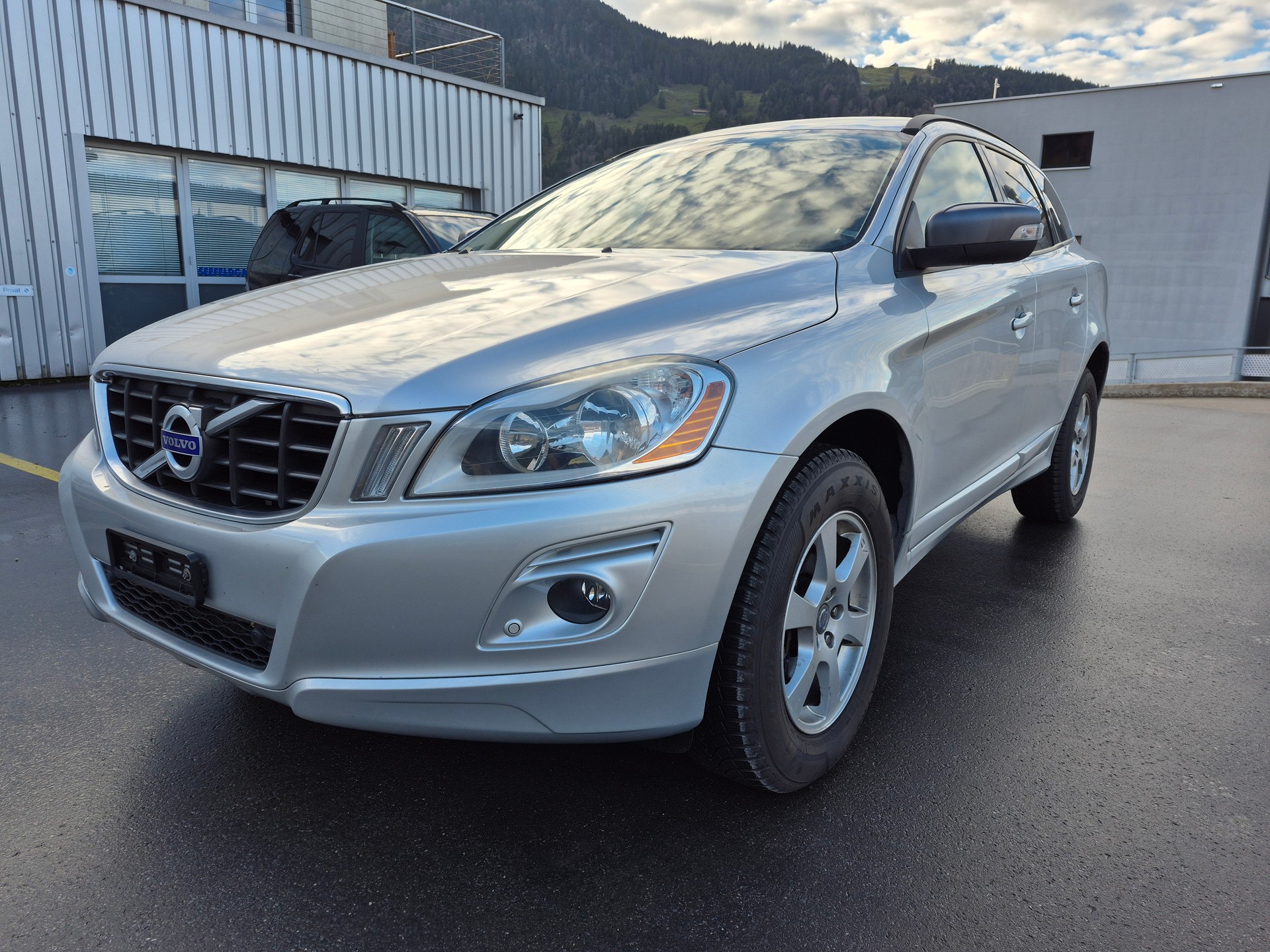 VOLVO XC60 2.4D Geartronic-image-4