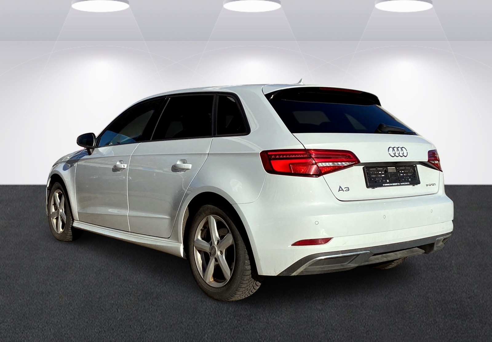 AUDI A3 Sportback 1.4 e-tron S-tronic-image-5