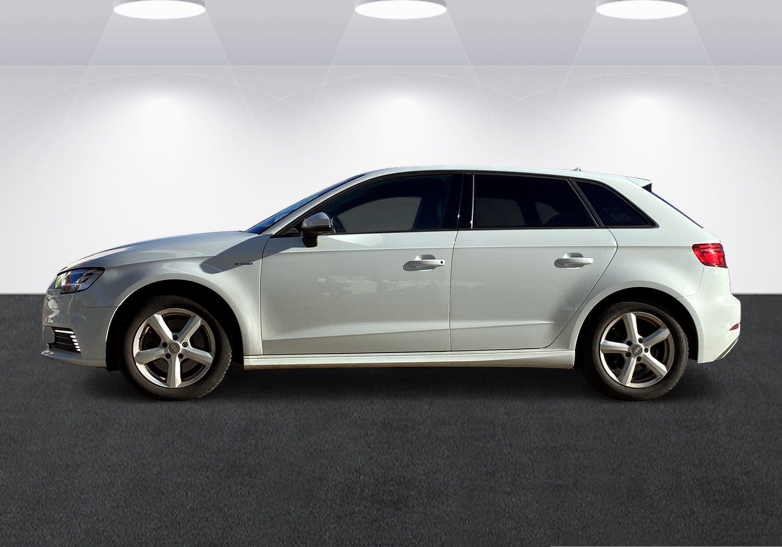AUDI A3 Sportback 1.4 e-tron S-tronic-image-2