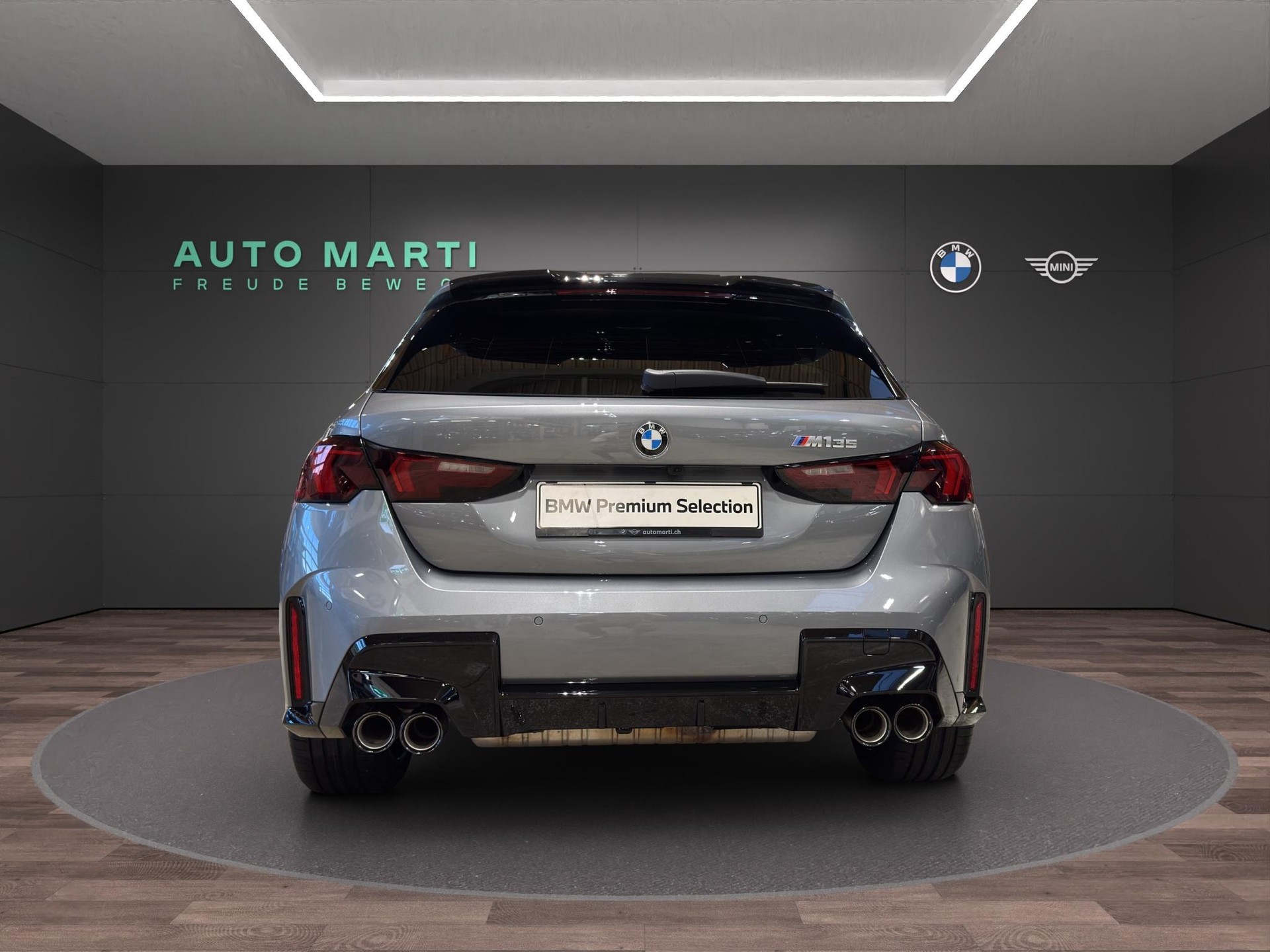 BMW M135i xDrive M Sport-showroom-element-2