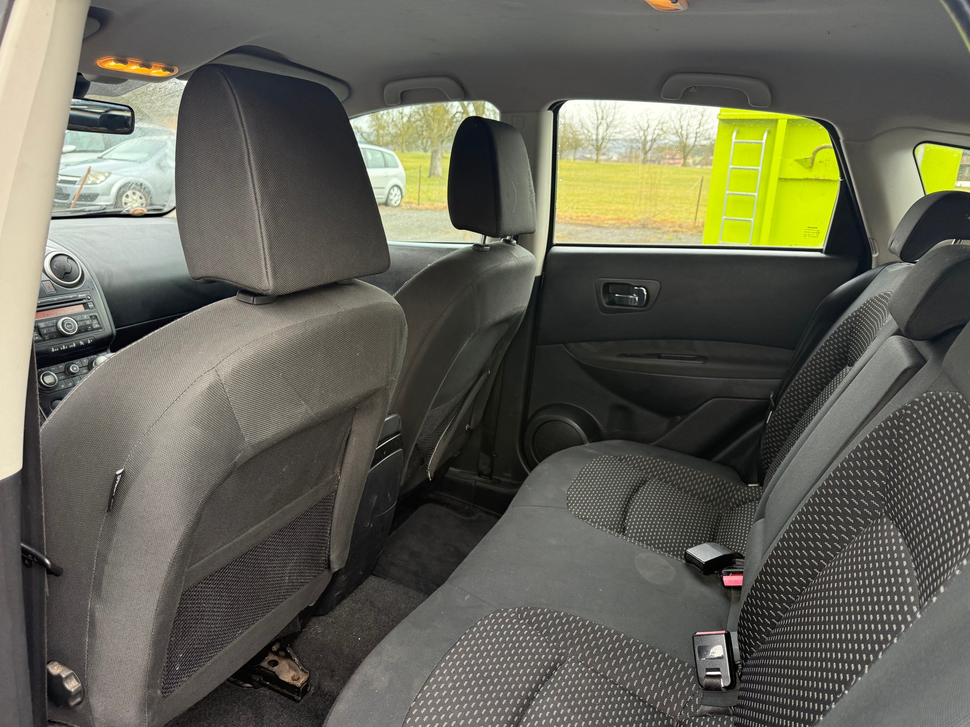 NISSAN QASHQAI-image-9
