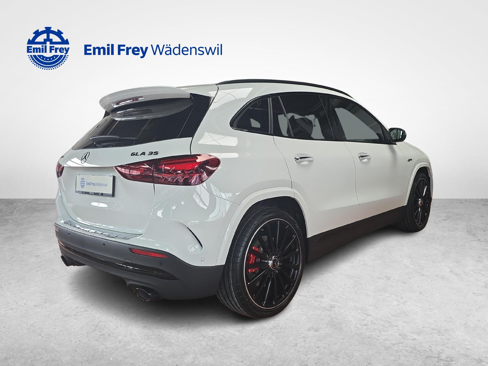 MERCEDES-BENZ AMG GLA 35 4MATIC-showroom-element-3