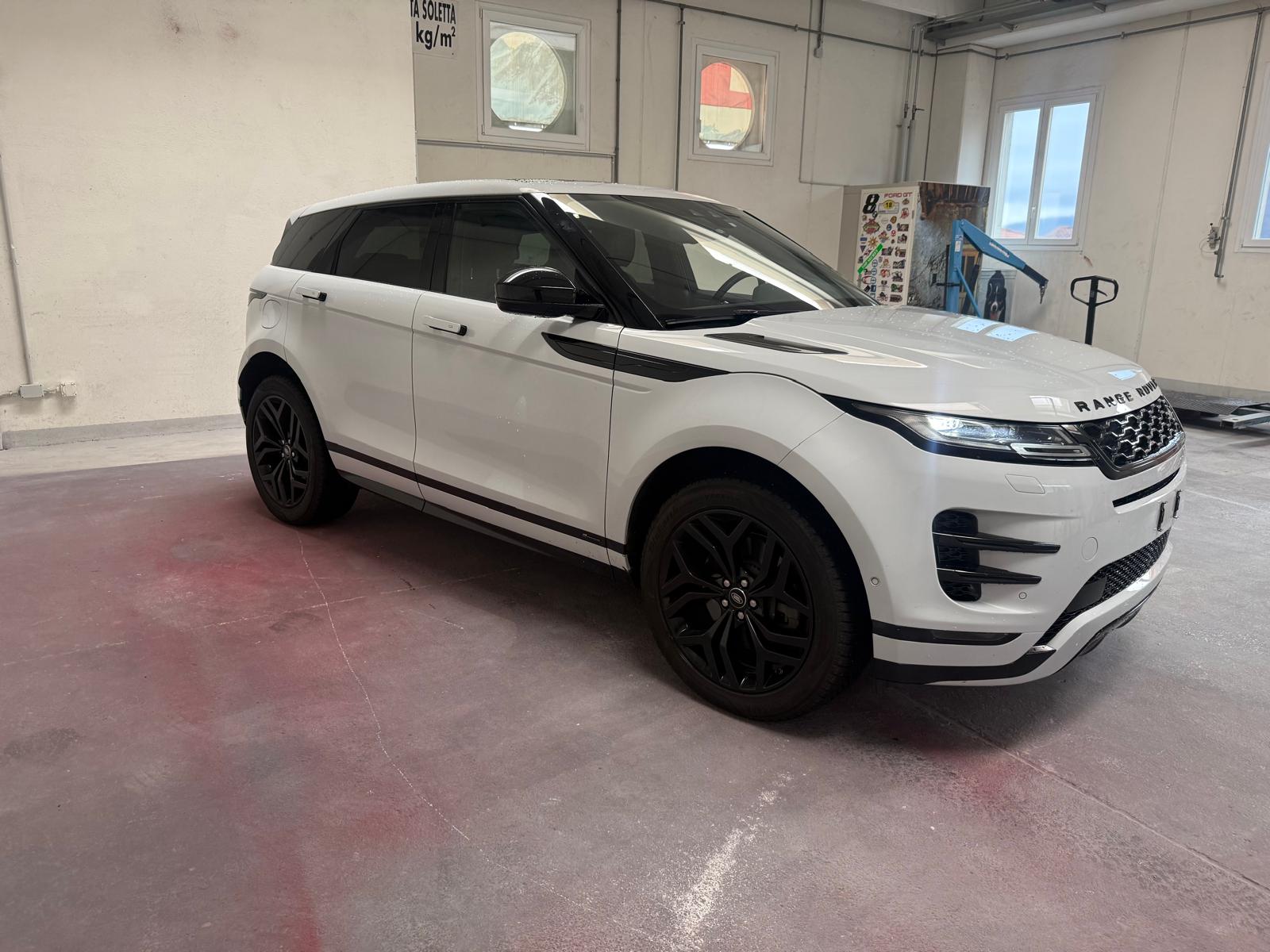 LAND ROVER Range Rover Evoque R-Dynamic D 180 SE AT9