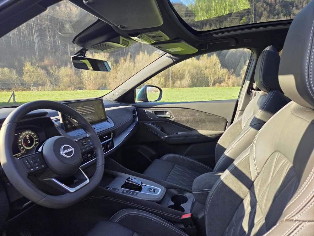 NISSAN Qashqai 1.5 VC-T Tekna+-image-13