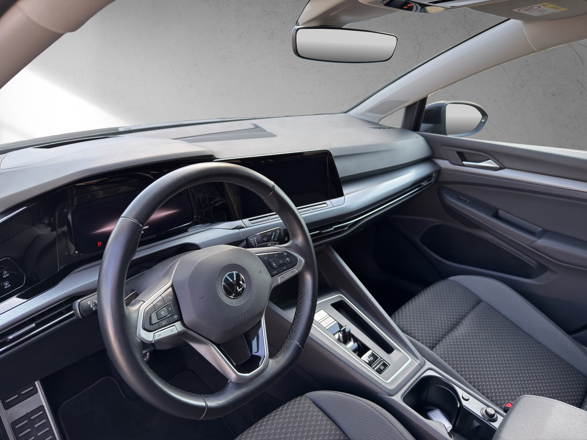 VW Golf 2.0 TDI Active DSG-image-5