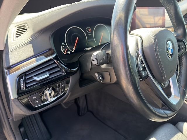 BMW 520d xDrive Touring Luxury Line Steptronic-image-38