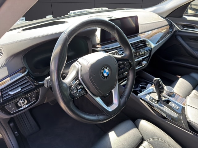 BMW 520d xDrive Touring Luxury Line Steptronic-image-35