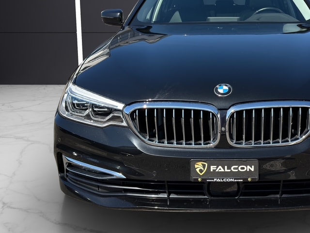 BMW 520d xDrive Touring Luxury Line Steptronic-image-13