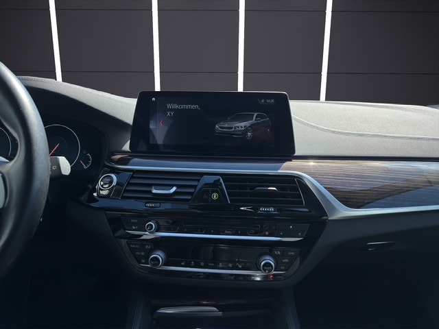 BMW 520d xDrive Touring Luxury Line Steptronic-image-34