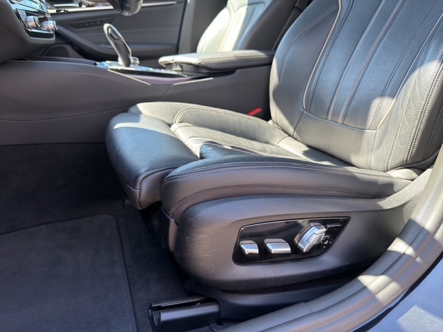 BMW 520d xDrive Touring Luxury Line Steptronic-image-30