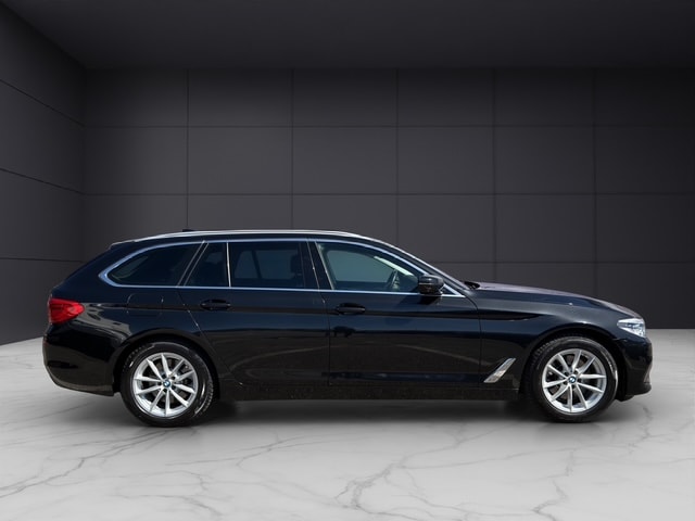 BMW 520d xDrive Touring Luxury Line Steptronic-image-8
