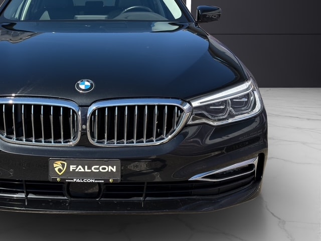 BMW 520d xDrive Touring Luxury Line Steptronic-image-11