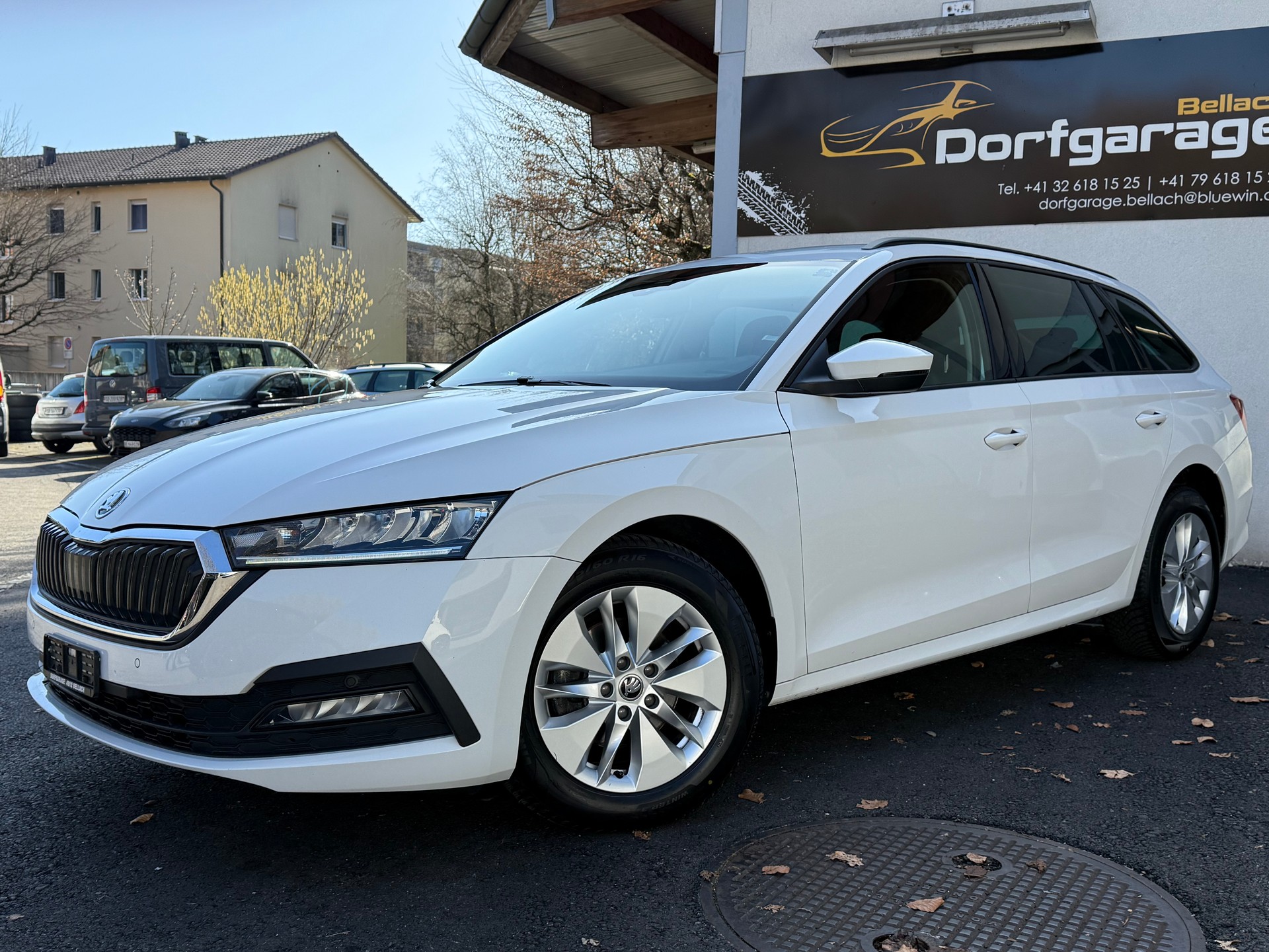 SKODA Octavia Combi 2.0 TDI DSG Ambition-image-1