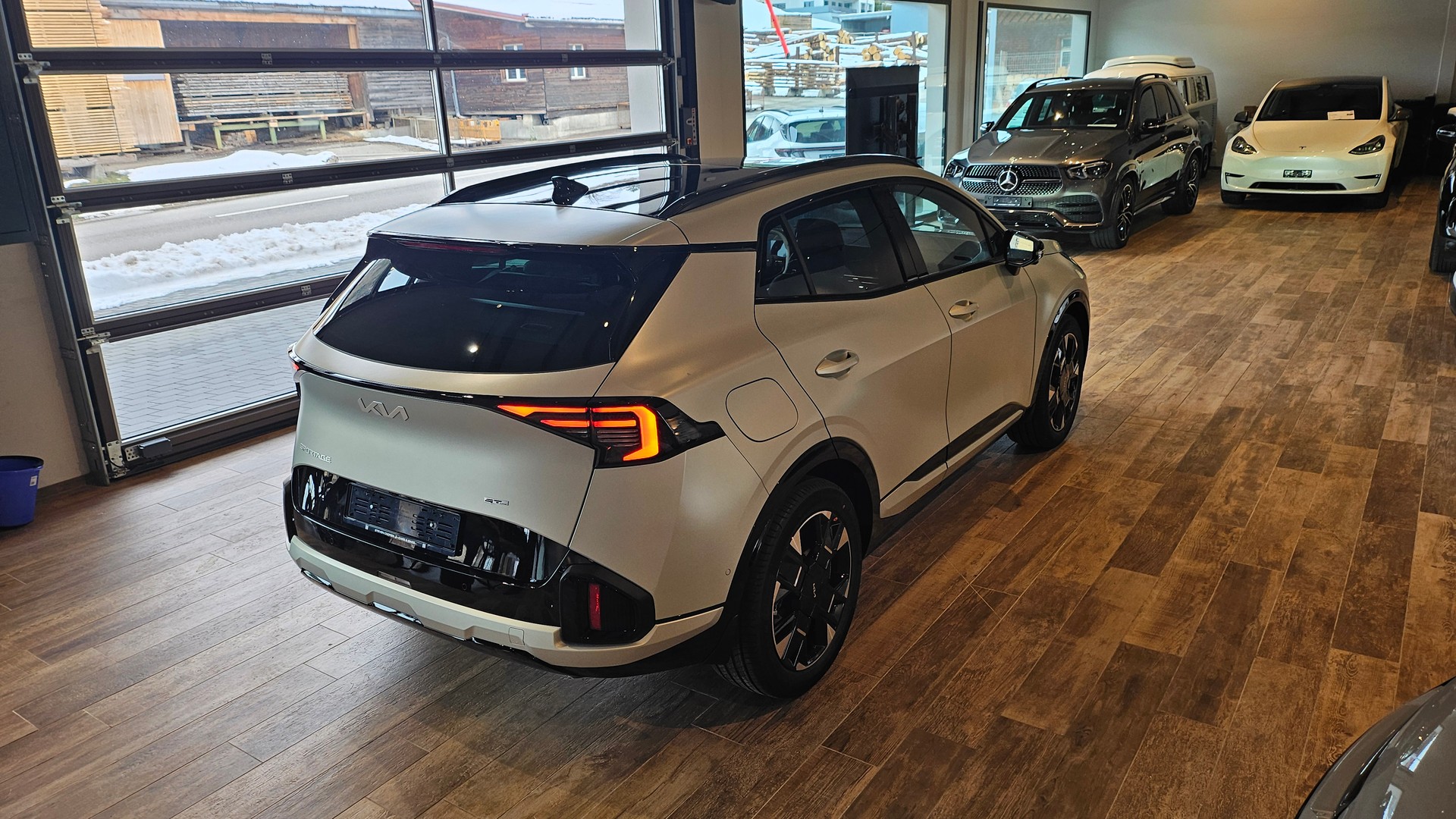 KIA Sportage 1.6T-GDi PHEV GT-Line 4x4 A-image-9