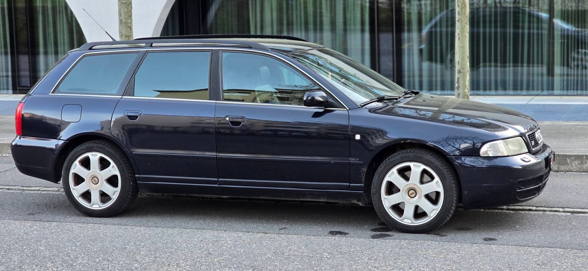 AUDI S4 Avant quattro-showroom-element-3