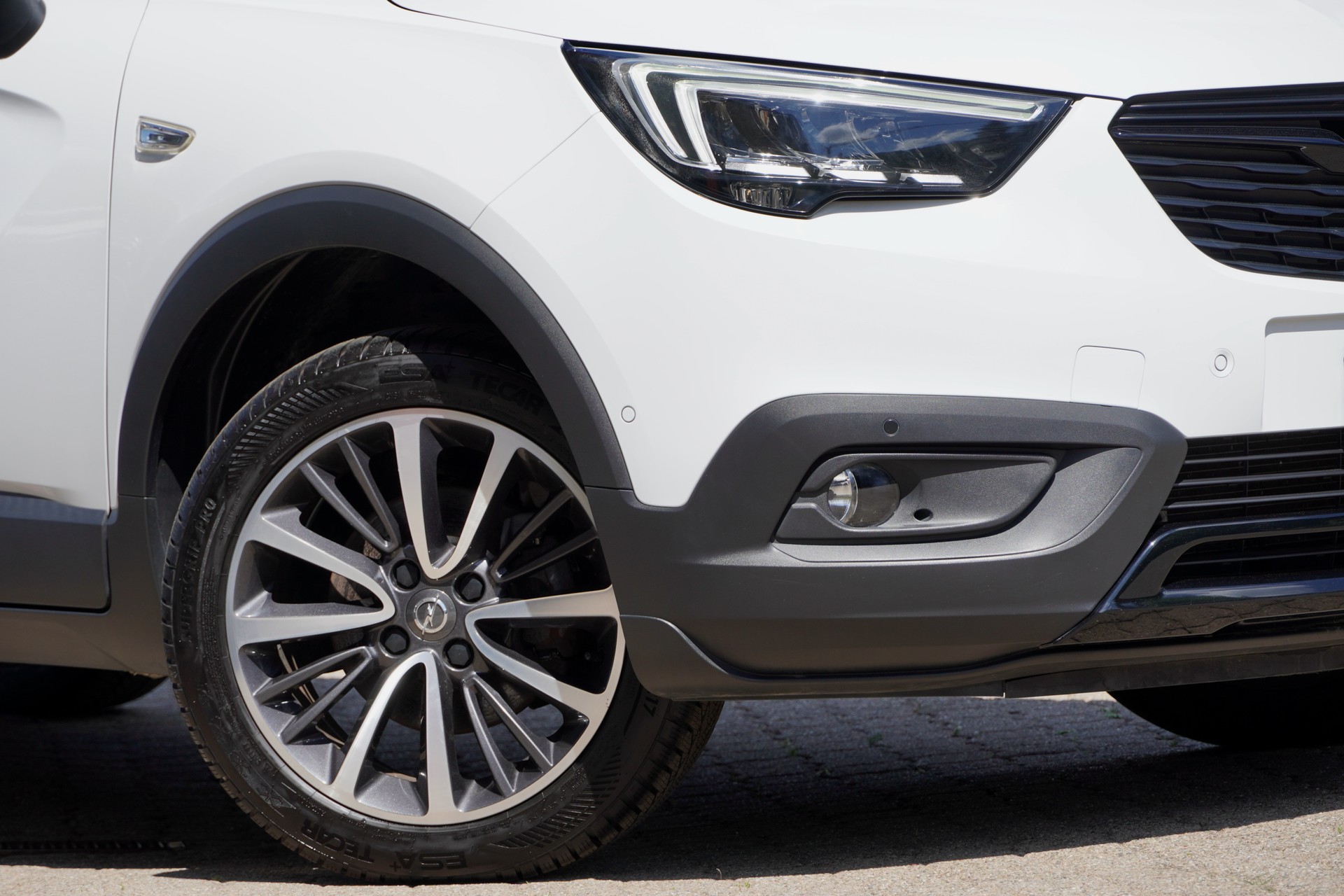 OPEL Crossland X 1.2i TP Excellence Automatik-showroom-element-1