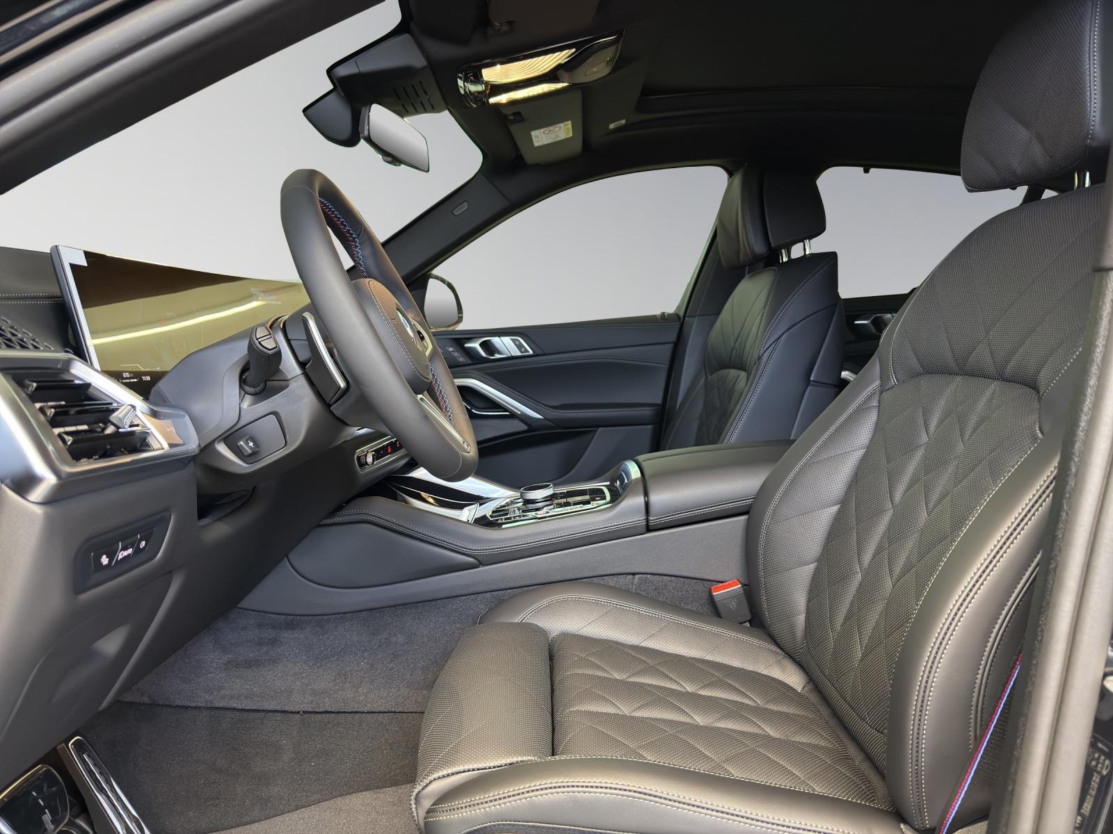 BMW X6 M60i-showroom-element-3