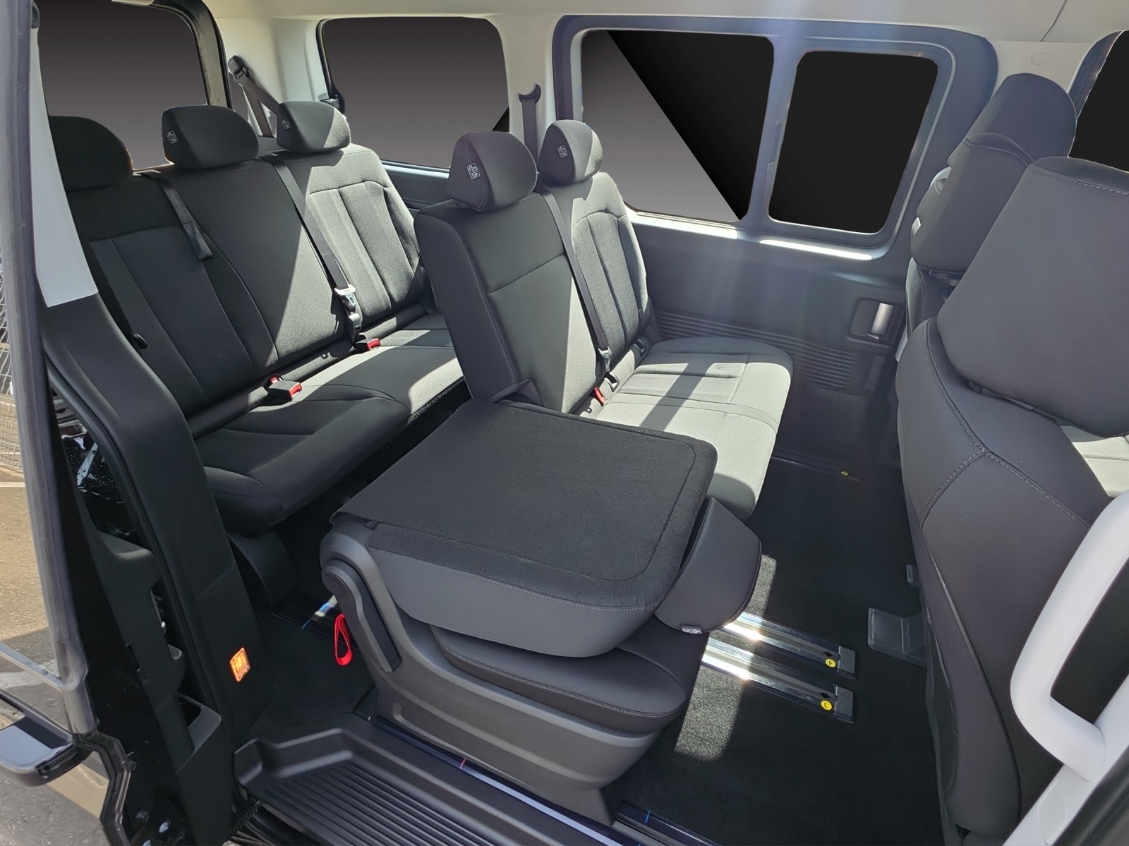 HYUNDAI Staria Wagon 1.6 T-GDi HEV Amplia A-image-17