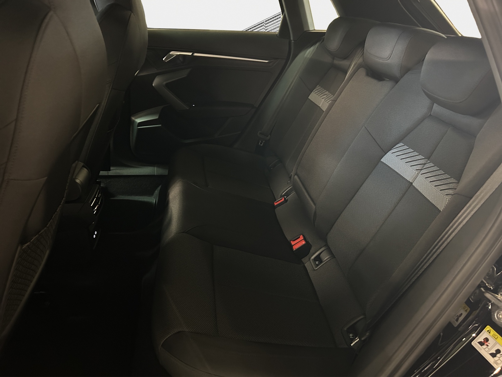 AUDI A3 Sportback TFSI 110 kW Attraction S tronic-image-11