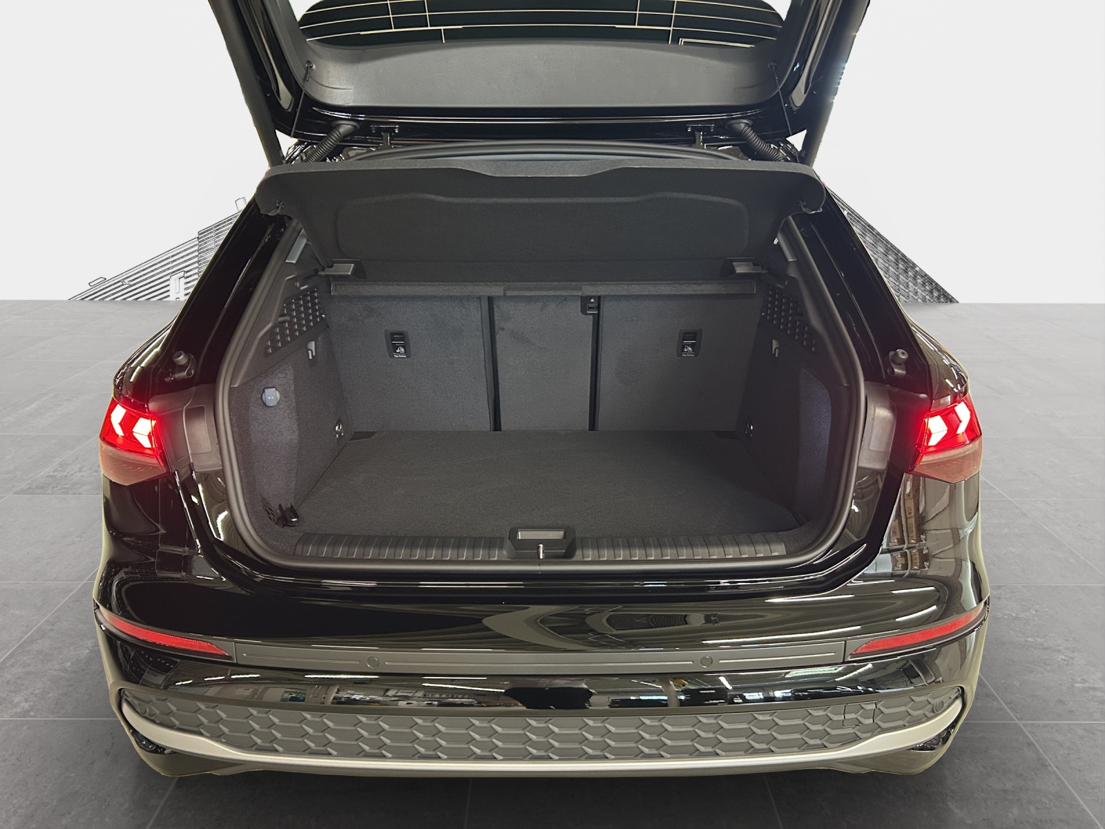 AUDI A3 Sportback TFSI 110 kW Attraction S tronic-image-12