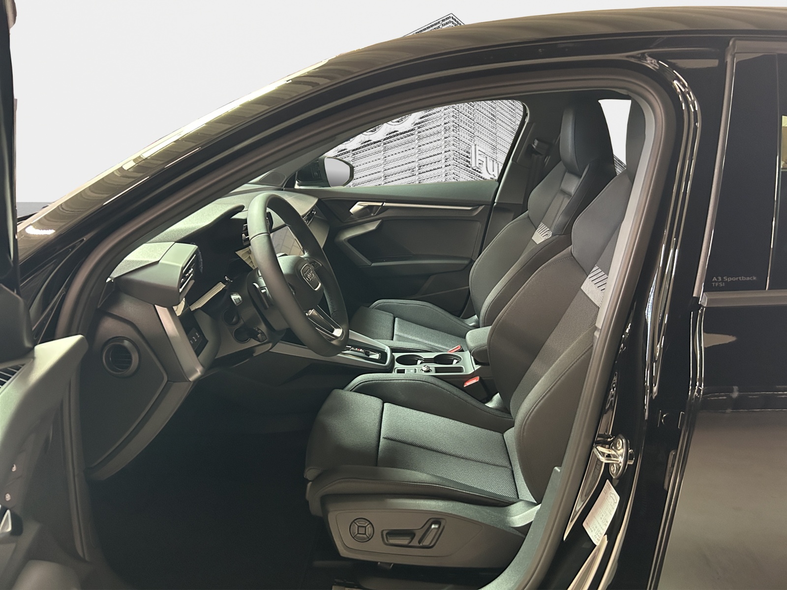 AUDI A3 Sportback TFSI 110 kW Attraction S tronic-image-9