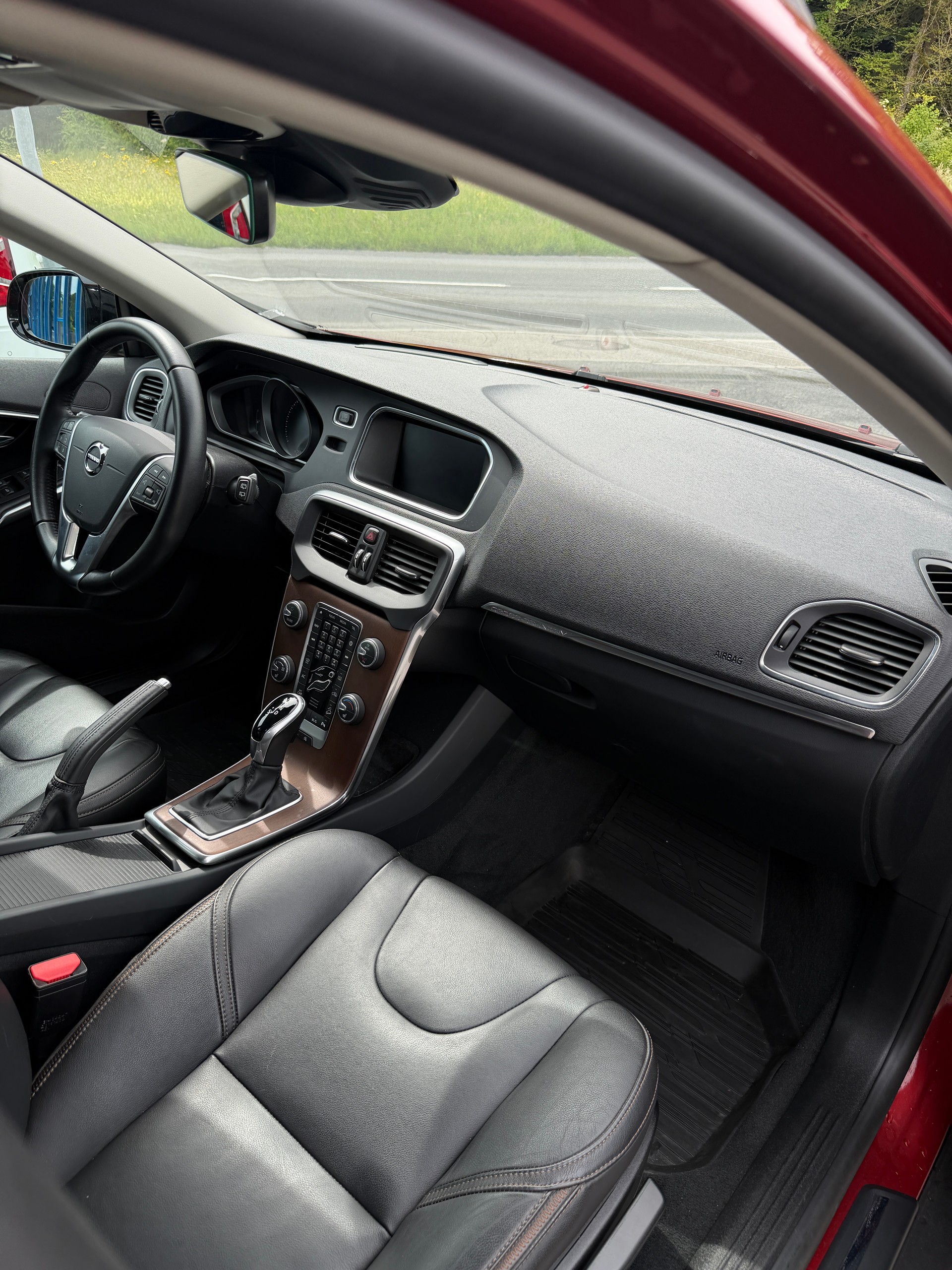 VOLVO V40 Cross Country Pro T4 AWD Geartronic-image-9