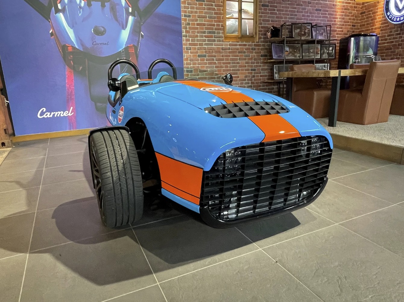 VANDERHALL Carmel Black Jack-showroom-element-2
