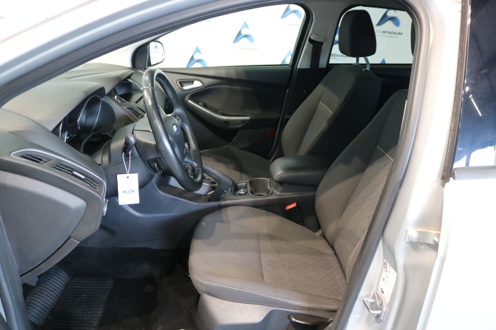 FORD Focus 1.0 SCTi Titanium-showroom-element-2
