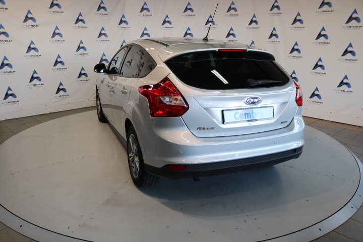 FORD Focus 1.0 SCTi Titanium-image-16