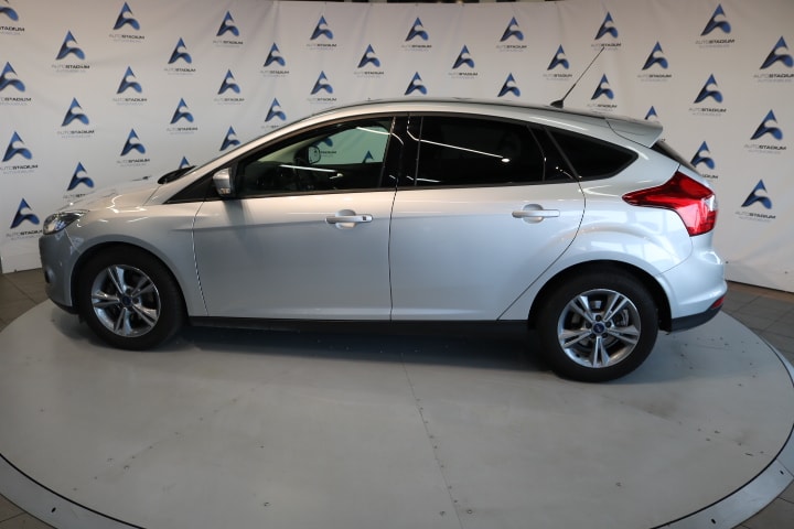 FORD Focus 1.0 SCTi Titanium-image-13