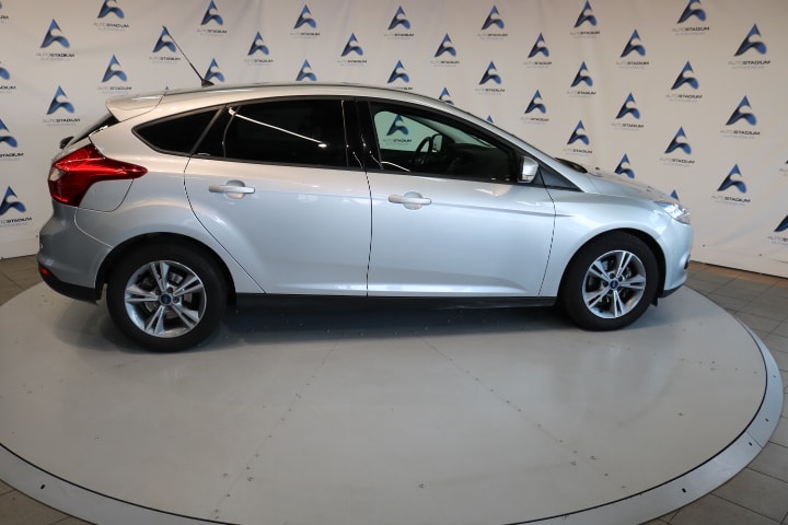 FORD Focus 1.0 SCTi Titanium-image-21