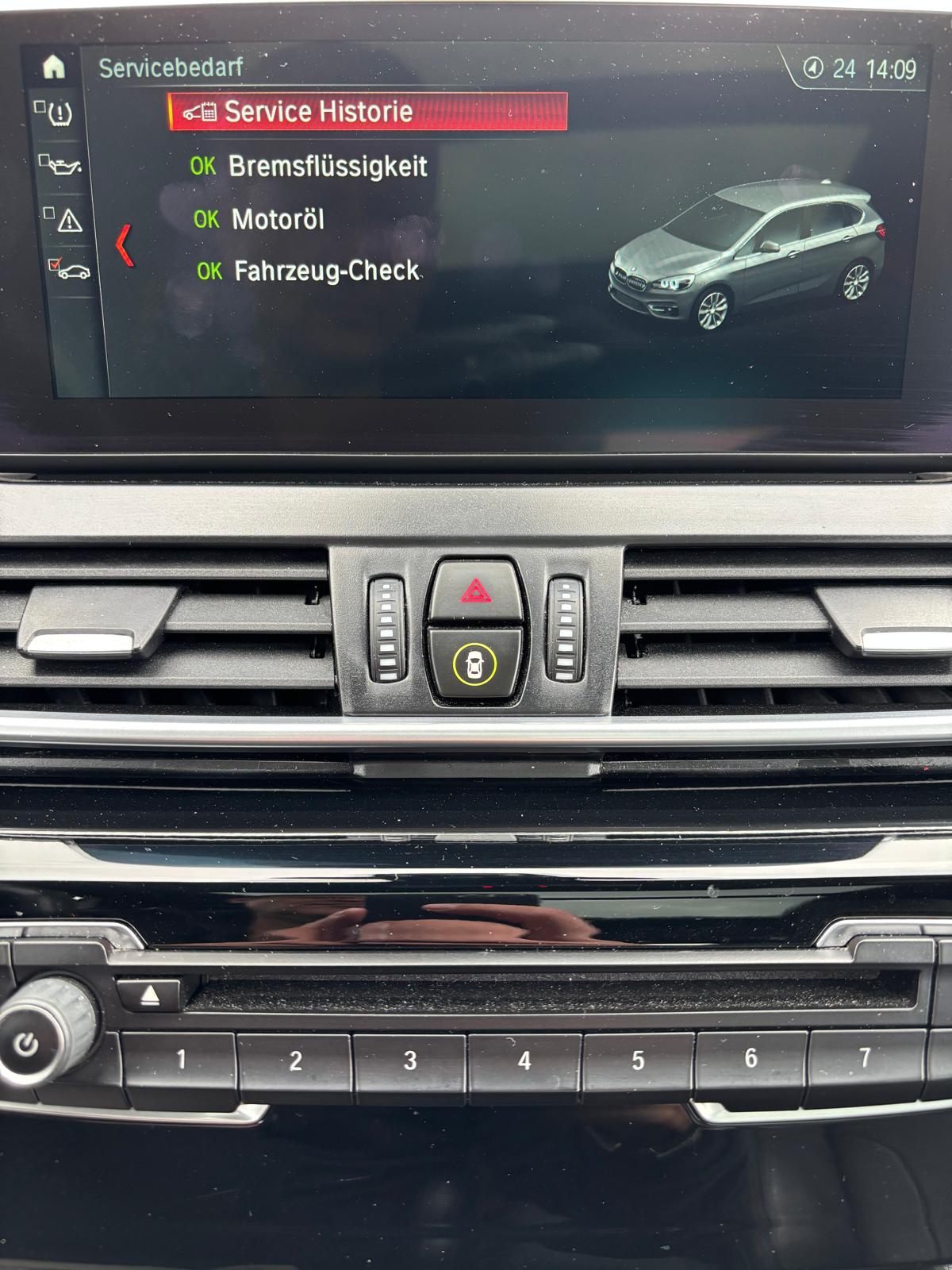 BMW 225i xDrive Active Tourer M Sport Steptronic-image-11