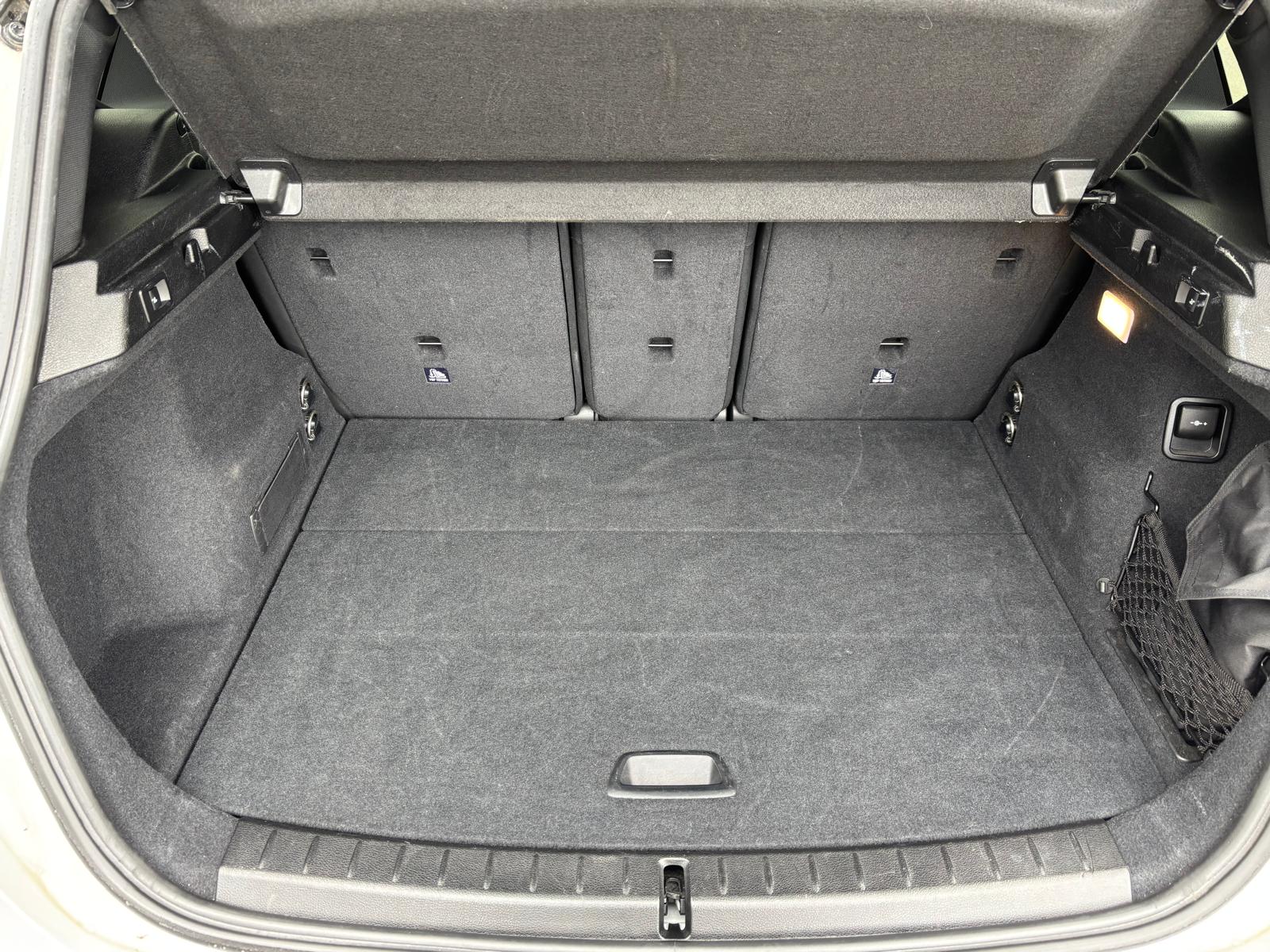 BMW 225i xDrive Active Tourer M Sport Steptronic-image-14