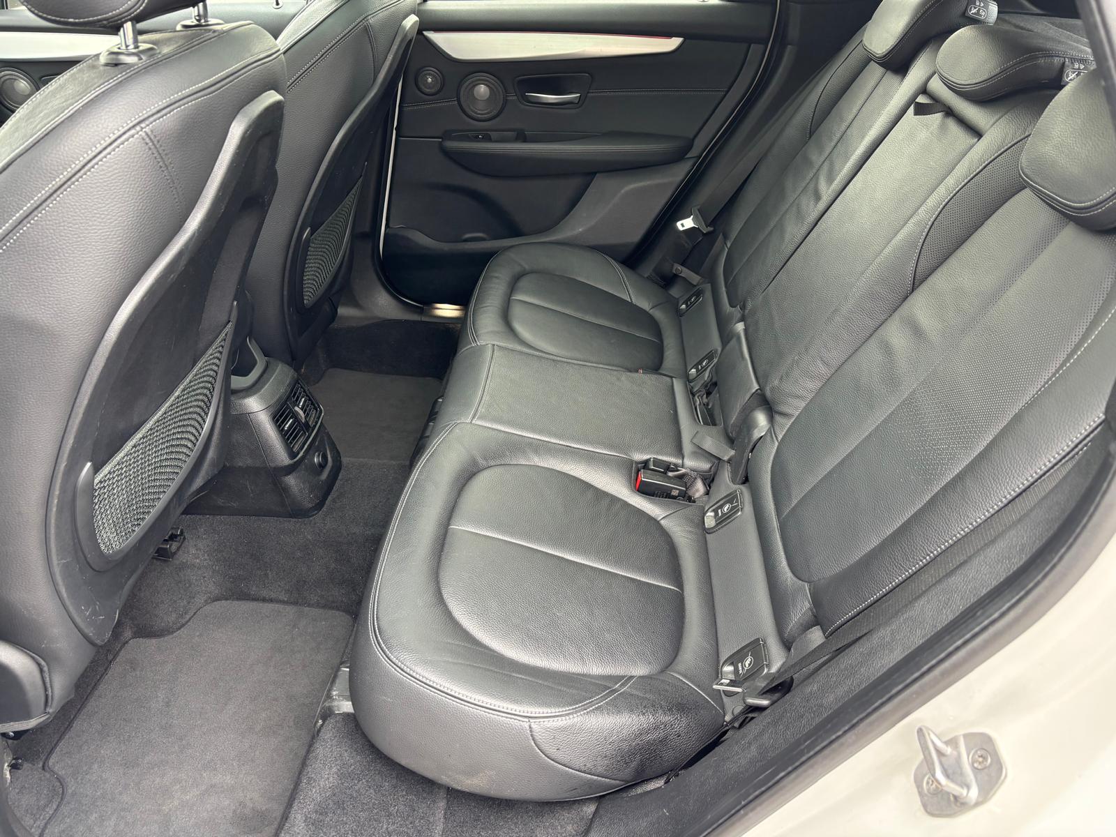 BMW 225i xDrive Active Tourer M Sport Steptronic-image-9