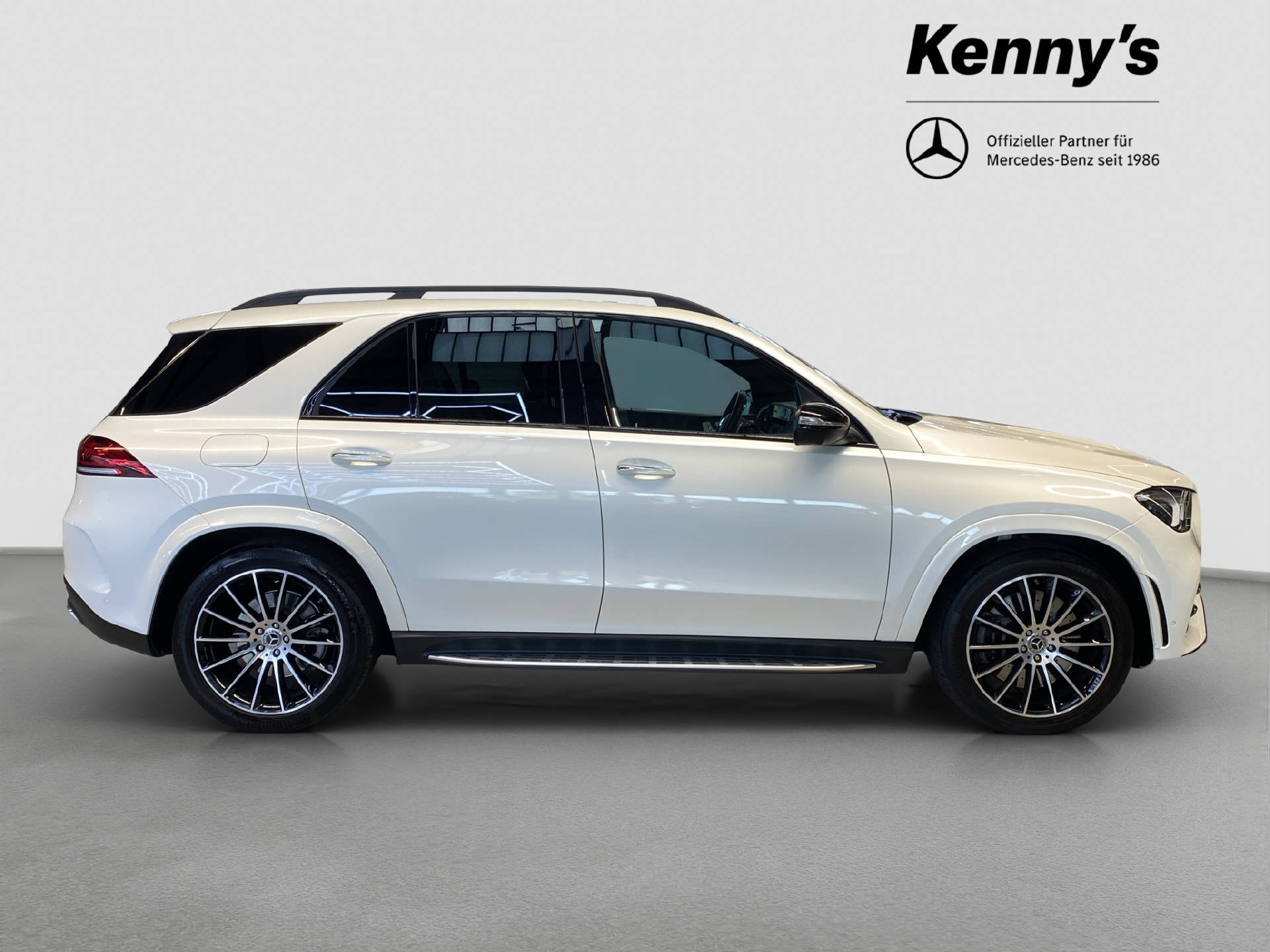 MERCEDES-BENZ GLE 450 AMG Line 4MATIC-showroom-element-3