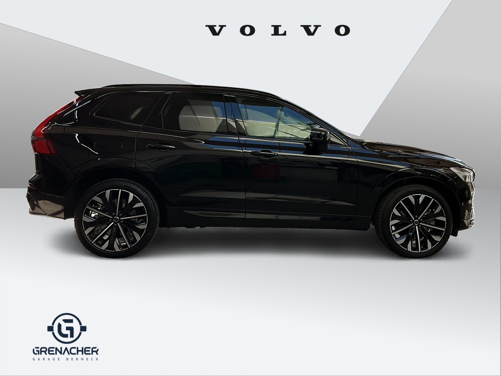 VOLVO XC60 2.0 T6 TE Ultra Dark eAWD-showroom-element-2