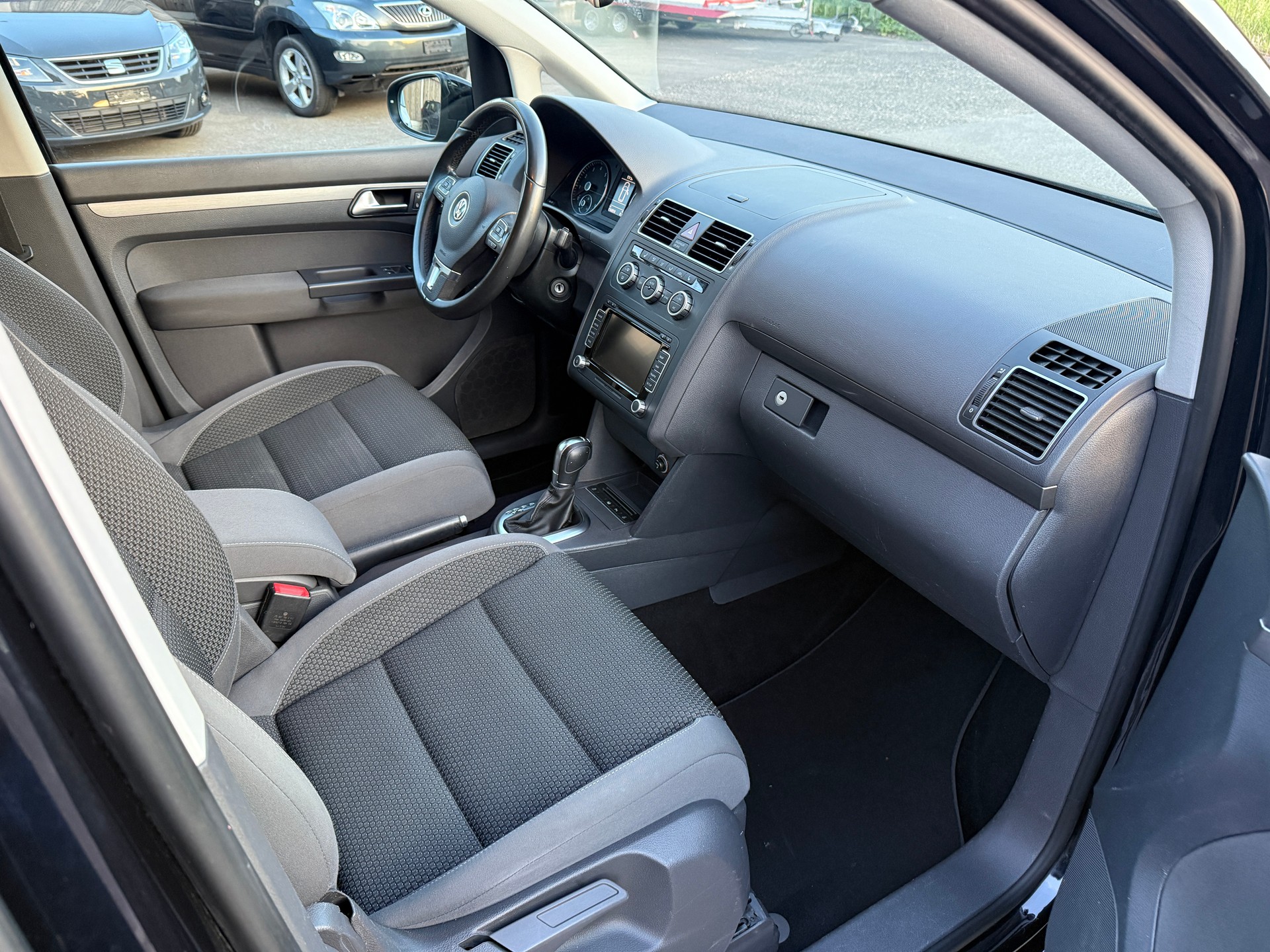 VW Touran 1.4 TSI Highline DSG-image-9