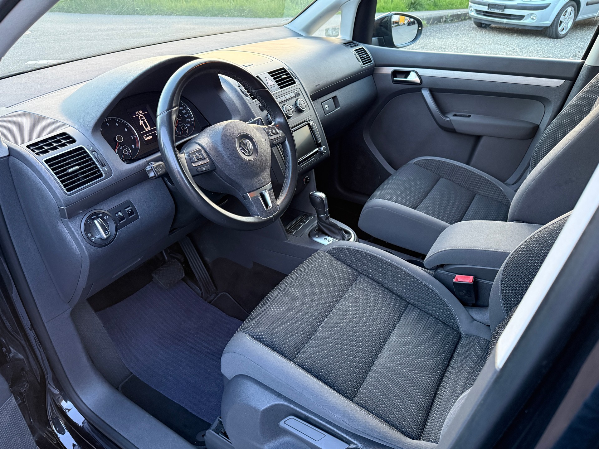 VW Touran 1.4 TSI Highline DSG-image-8