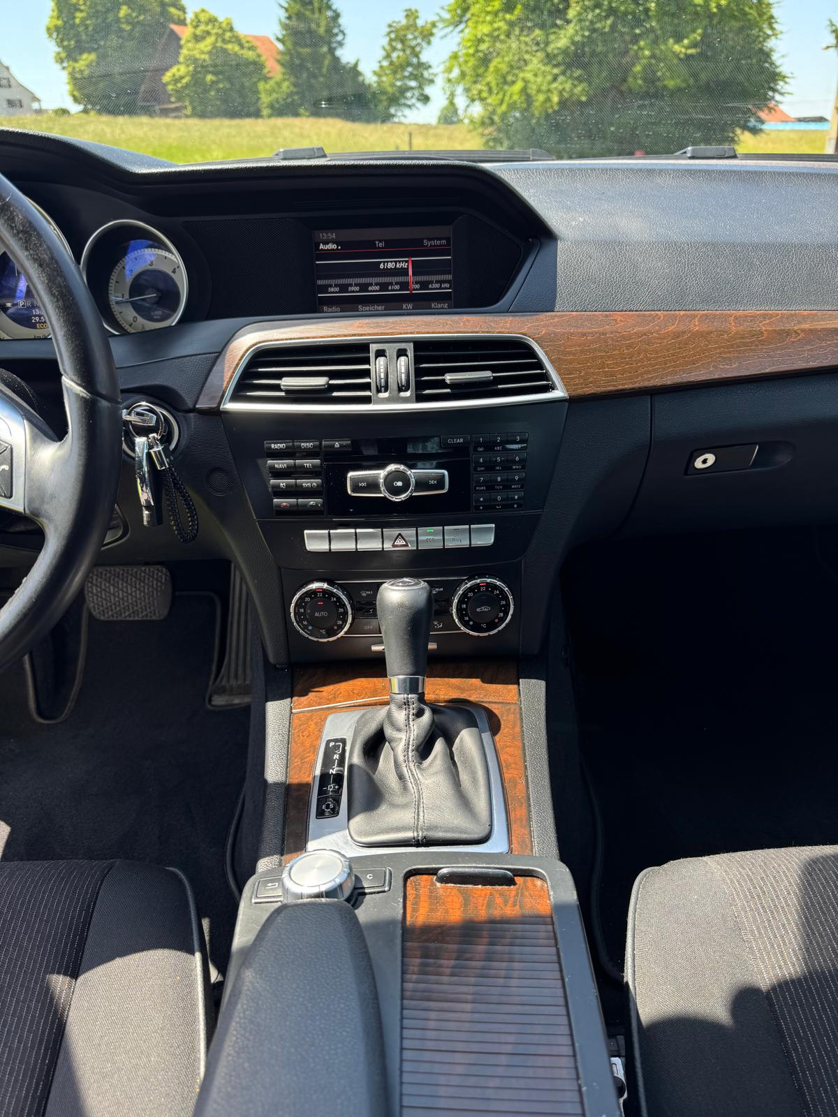 MERCEDES-BENZ C 250 CDI Elégance 4Matic 7G-Tronic-image-11