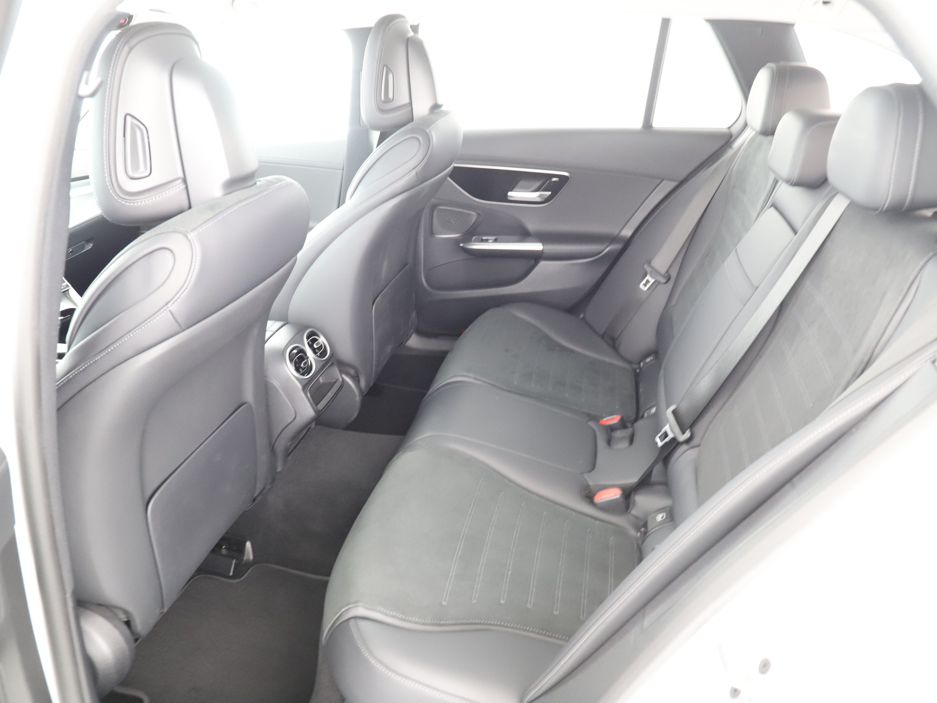 MERCEDES-BENZ C 220 d T 4M Swiss Star-image-13