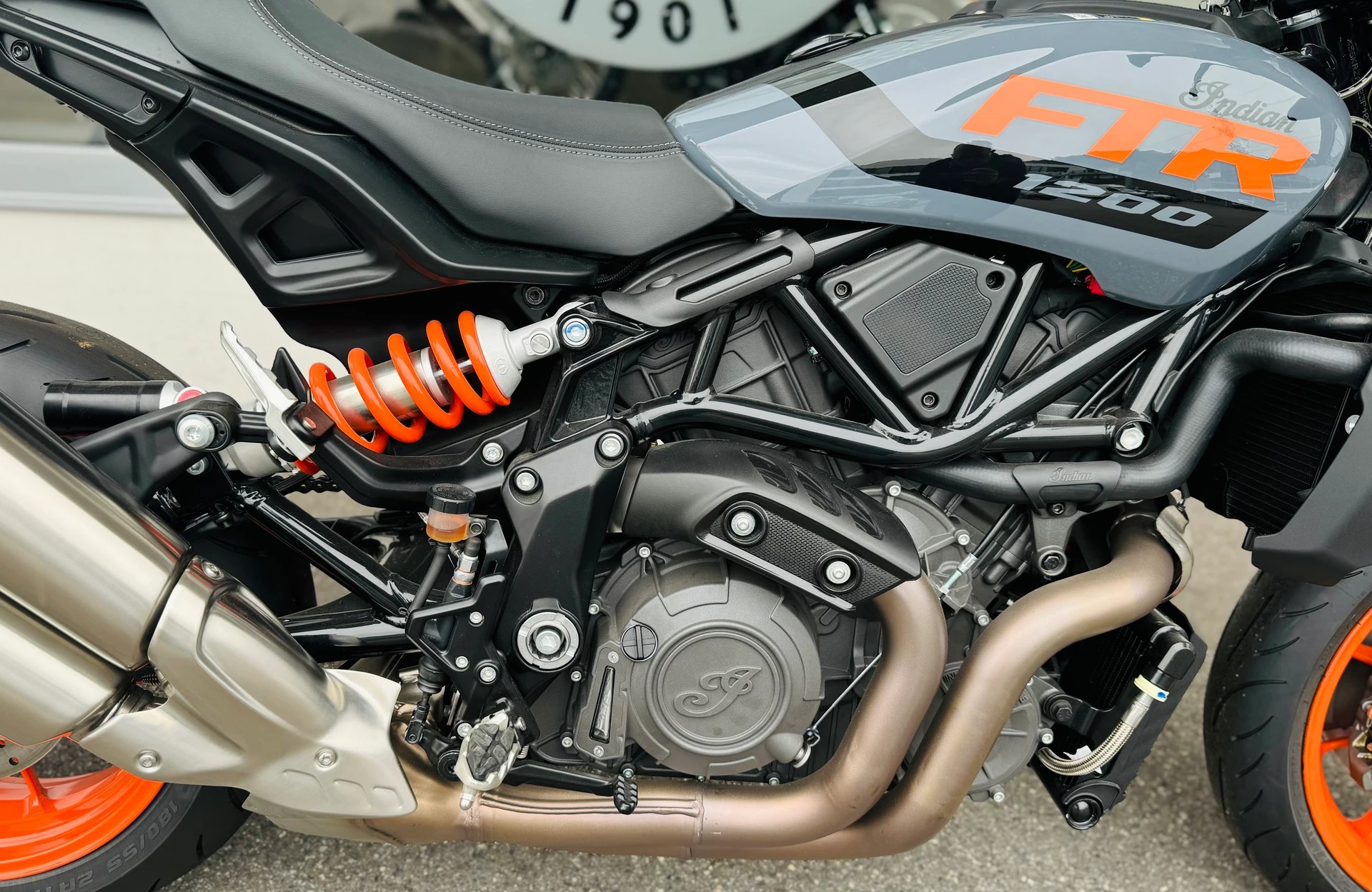 INDIAN FTR 1200 Stealth Gray-image-5