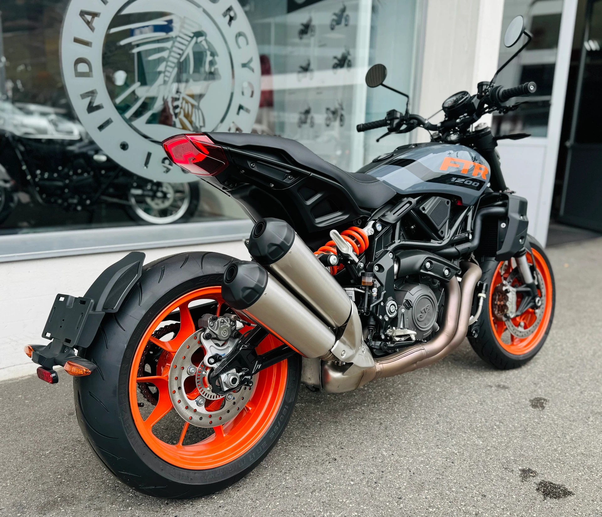 INDIAN FTR 1200 Stealth Gray-image-7