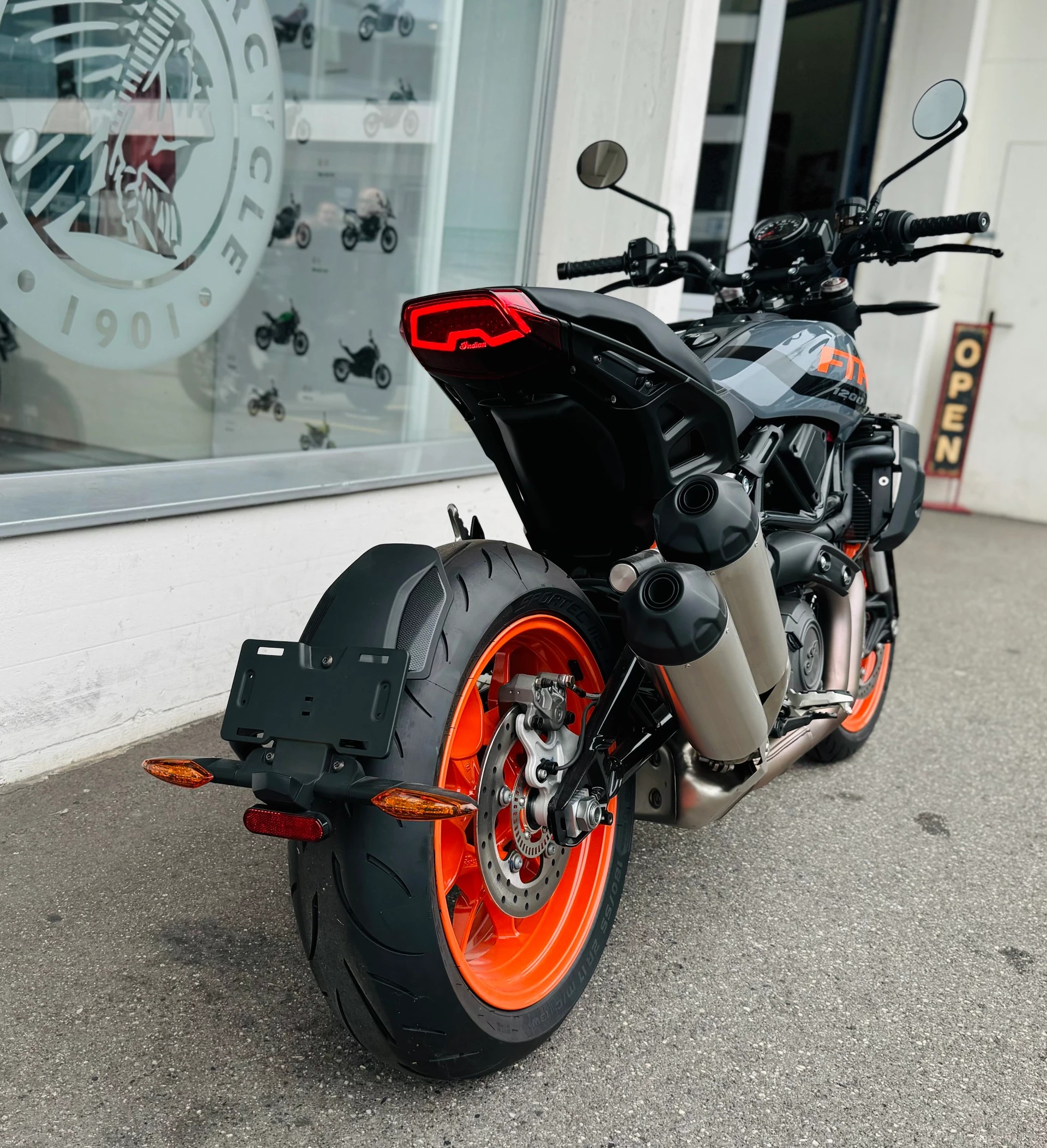 INDIAN FTR 1200 Stealth Gray-image-8