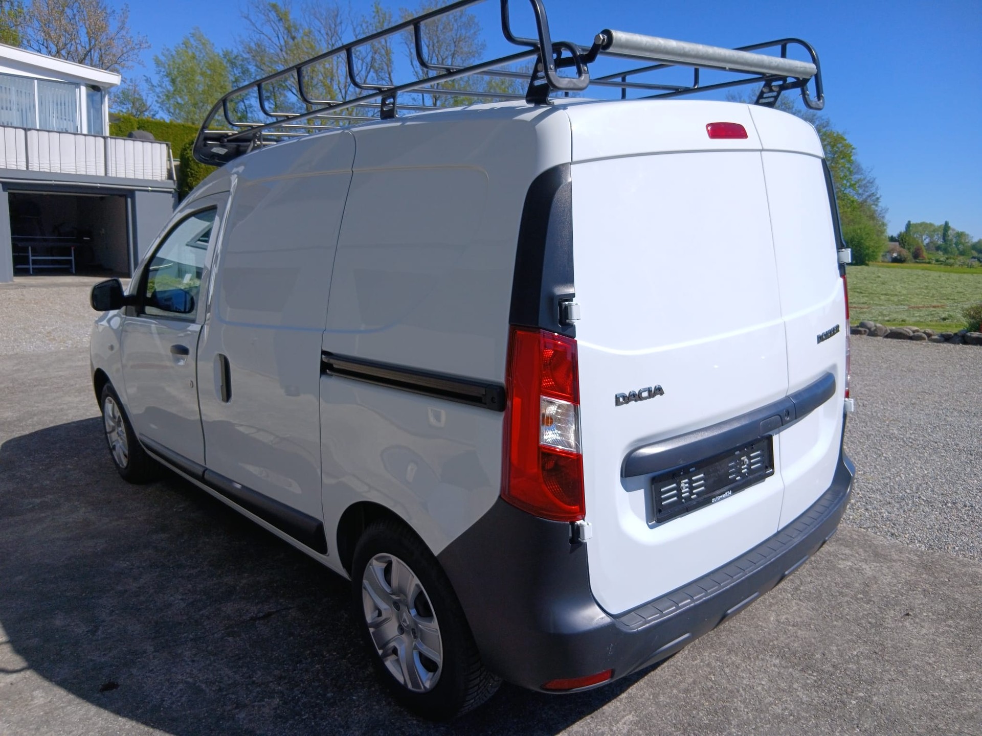 DACIA Dokker Van TCe 100 PF Essential-image-1