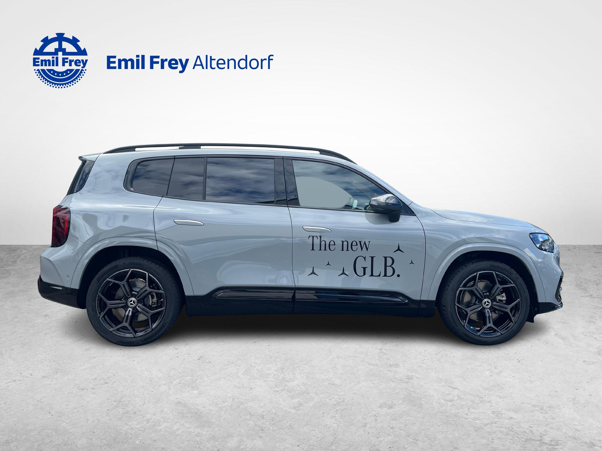 MERCEDES-BENZ GLB 220 4MATIC AMG Line-image-5