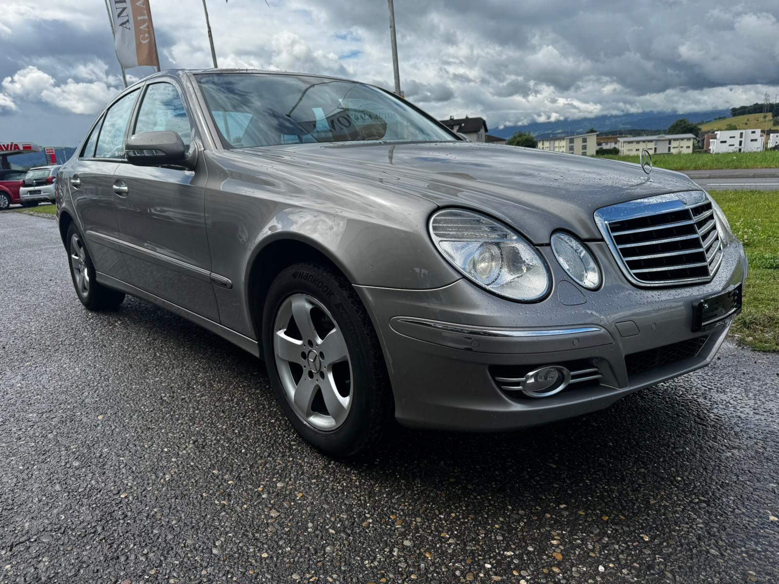 MERCEDES-BENZ E 280 Classic 4Matic Automatic-image-2